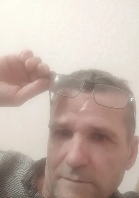 Я Володя, 60, из Симферополя, ищу знакомства без обязательств