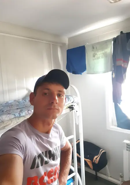 Я Валерий, 25, знакомлюсь без обязательств в Тамани