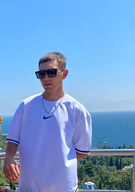 Евгений из Мончегорска, мне 26, познакомлюсь без обязательств